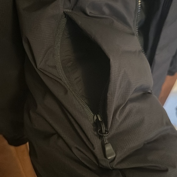 Canada Goose Camp Hooded Jacket - Picture 9 of 12